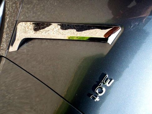 Used 2017 INFINITI Q60 3.0t image 12