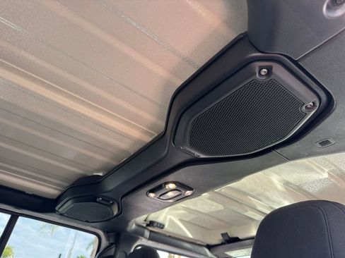 Used 2023 Jeep Wrangler Unlimited image 22