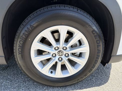 Certified 2025 Toyota Grand Highlander FWD image 24
