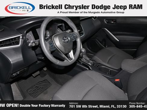 Used 2024 Toyota Corolla Cross LE w/ Moonroof Package FWD image 5