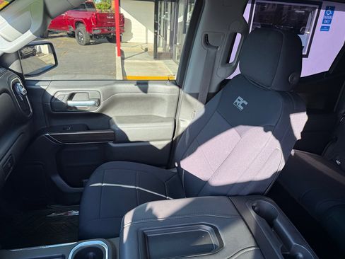 Used 2021 Chevrolet Silverado 1500 RST image 11