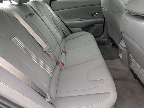 Used 2025 Hyundai Elantra SEL image 23
