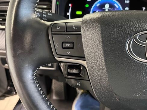 Used 2025 Toyota Camry SE image 25