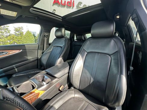 Used 2020 Lincoln Nautilus Reserve w/ Equipment Group 202A image 8