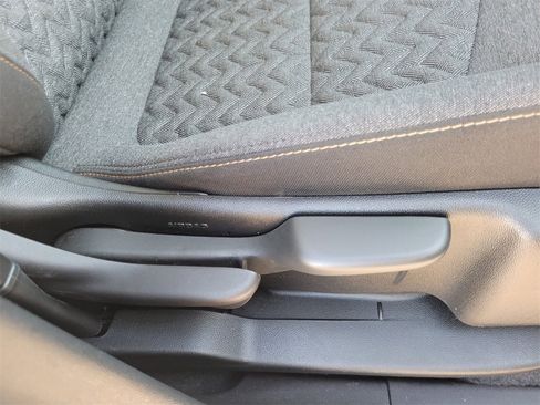 Certified 2024 Chevrolet Equinox LT image 17