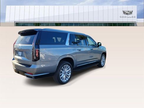 Certified 2024 Cadillac Escalade ESV Luxury image 8