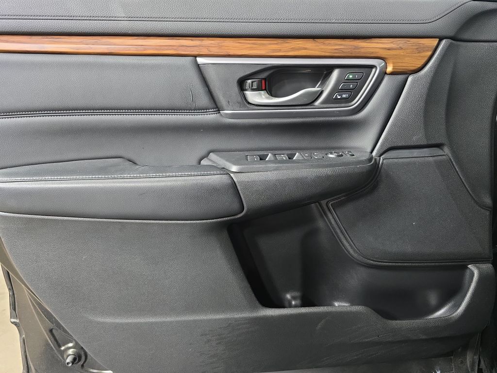 Used 2017 Honda CR-V Touring image 22