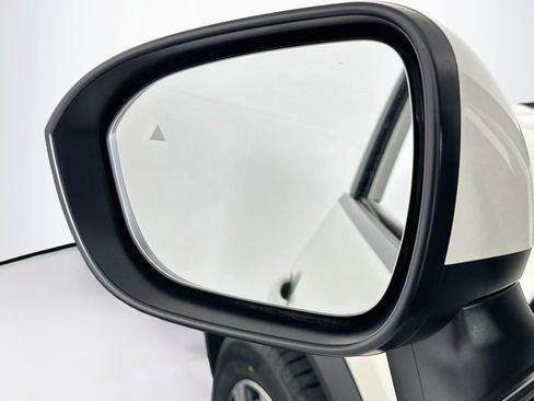 Used 2023 Nissan Rogue SV w/ SV Premium B Package FWD image 16