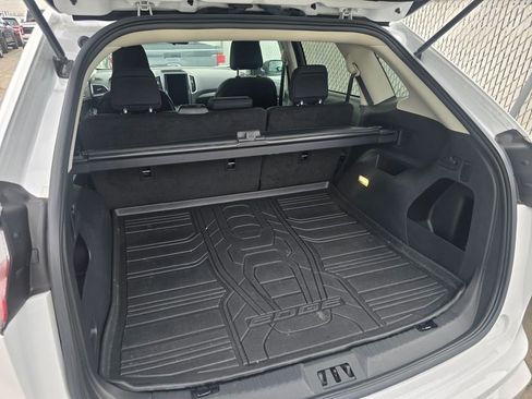 Used 2024 Ford Edge SE w/ Black Appearance Package image 24