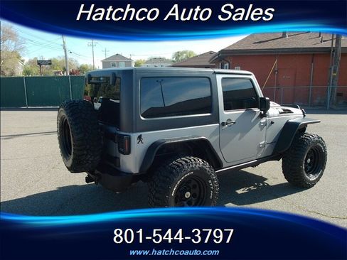 Used 2016 Jeep Wrangler Rubicon w/ Power Convenience Group image 5