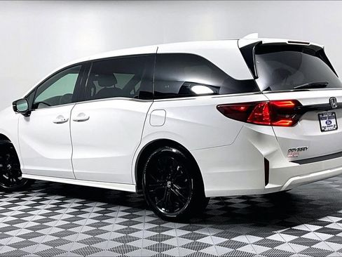 Used 2025 Honda Odyssey Sport-L image 11