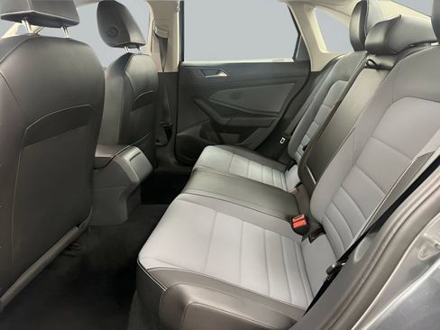 Used 2025 Volkswagen Jetta SE FWD image 13