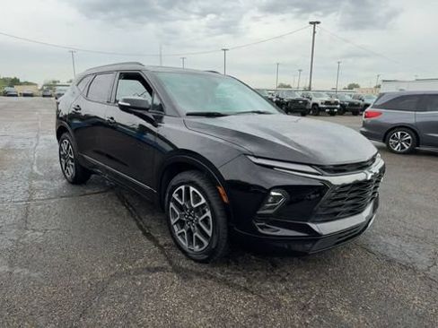 Used 2023 Chevrolet Blazer RS w/ Driver Confidence II Package AWD/4WD image 2