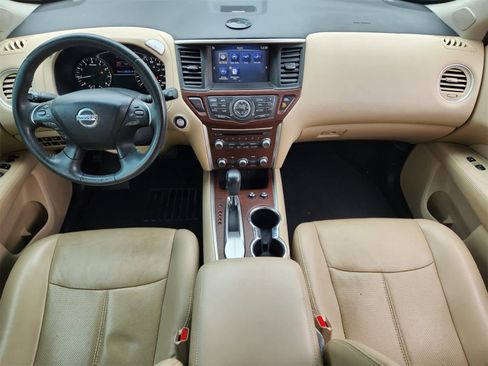 Used 2017 Nissan Pathfinder Platinum w/ Cargo Package image 26