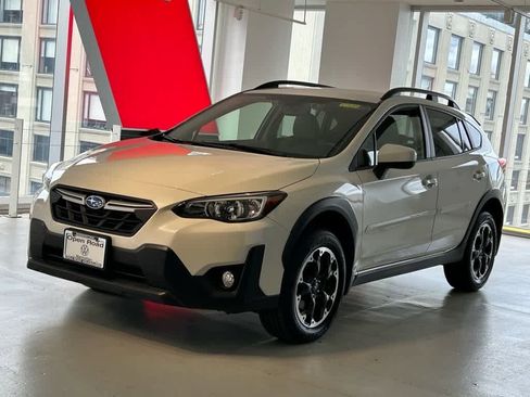 Used 2023 Subaru Crosstrek 2.0i Premium image 1