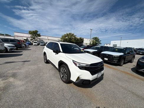 Used 2025 Subaru Forester Touring AWD/4WD image 1