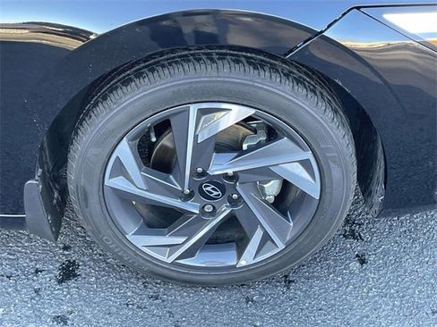 Certified 2025 Hyundai Elantra Sport image 7