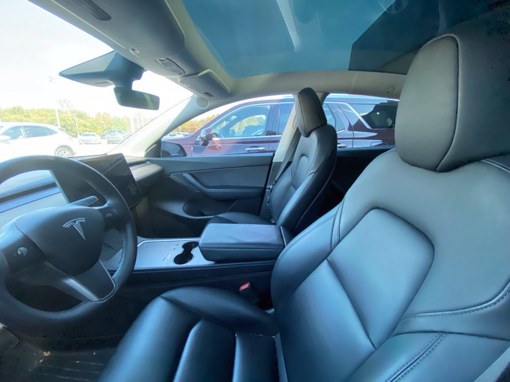 Used 2022 Tesla Model Y Long Range AWD/4WD image 6