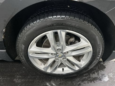 Used 2018 Chevrolet Equinox Premier AWD/4WD image 8