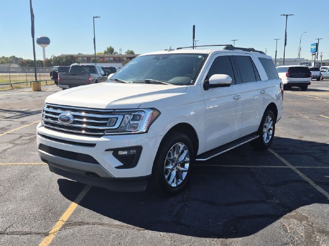 Used 2020 Ford Expedition XLT w/ Equipment Group 202A AWD/4WD image 3