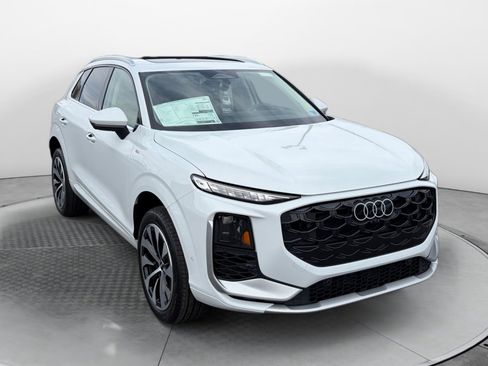 New 2026 Audi Q3 quattro 2.0T image 1