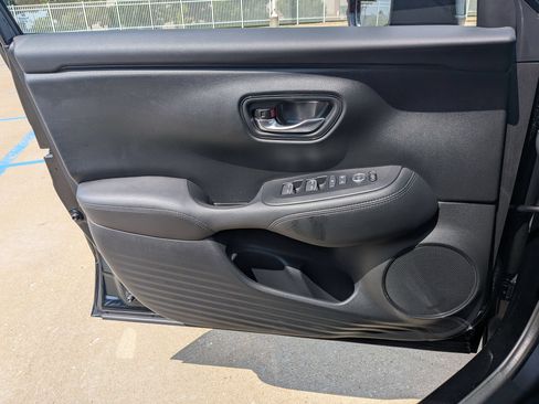 Certified 2024 Honda HR-V EX-L image 13