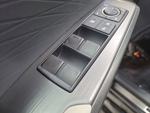 Used 2025 Lexus IS 500 RWD image 27