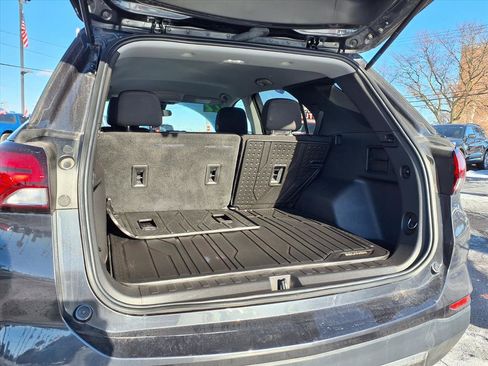 Used 2022 Chevrolet Equinox LT w/ LPO, Floor Liner Package image 19