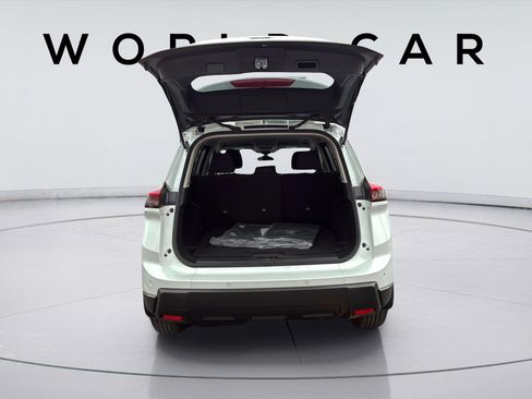 Used 2025 Nissan Rogue S FWD image 28