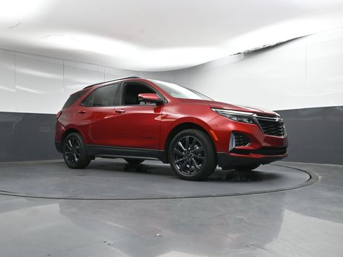Used 2023 Chevrolet Equinox RS image 29
