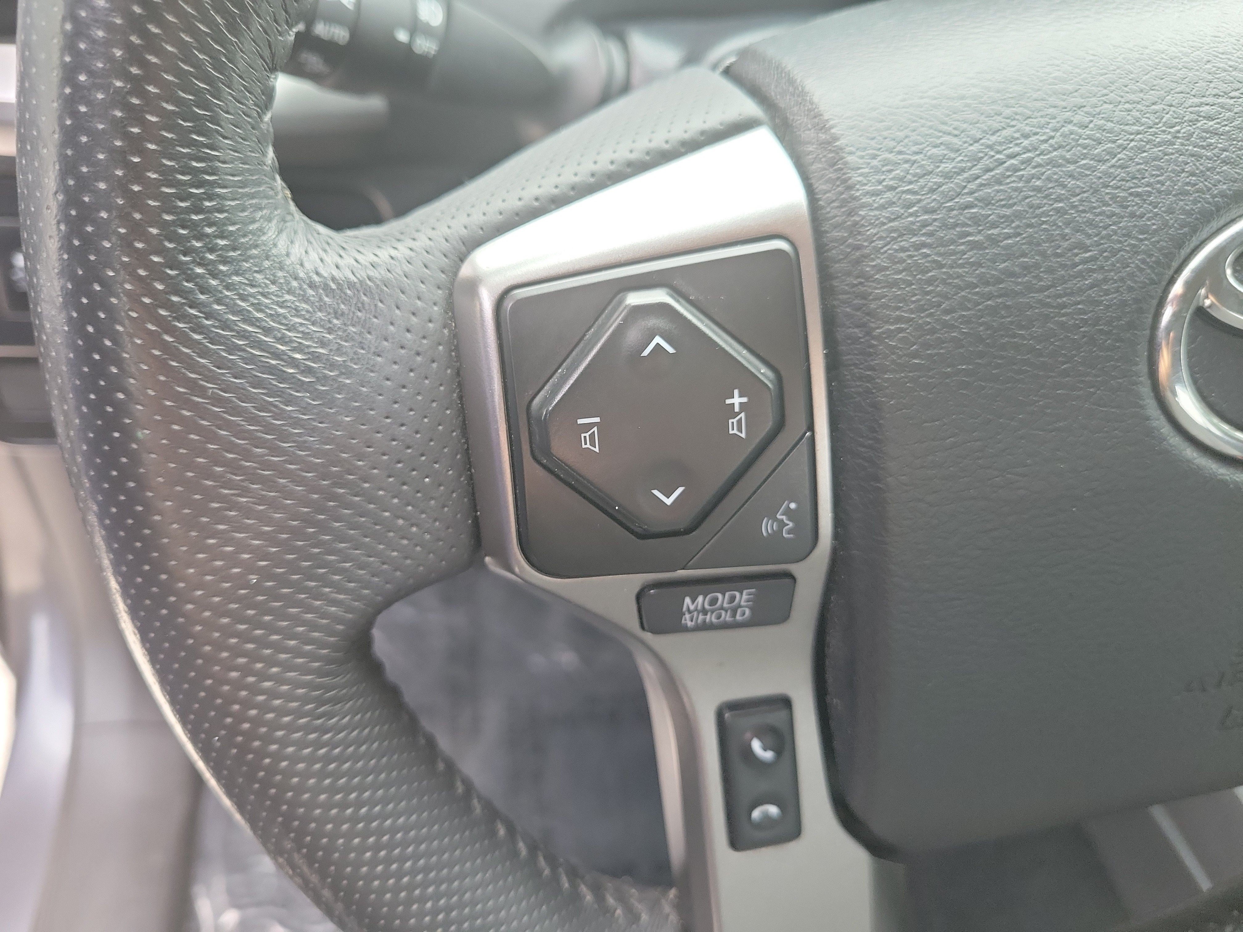 Used 2022 Toyota Tacoma SR5 RWD image 19