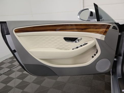 Used 2025 Bentley Continental GT Speed image 32