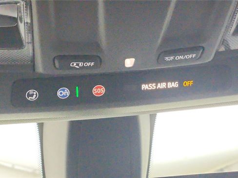 Used 2022 Chevrolet Silverado 1500 LT image 37