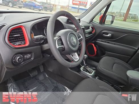 Used 2023 Jeep Renegade Latitude w/ Sun/Sound Group image 23