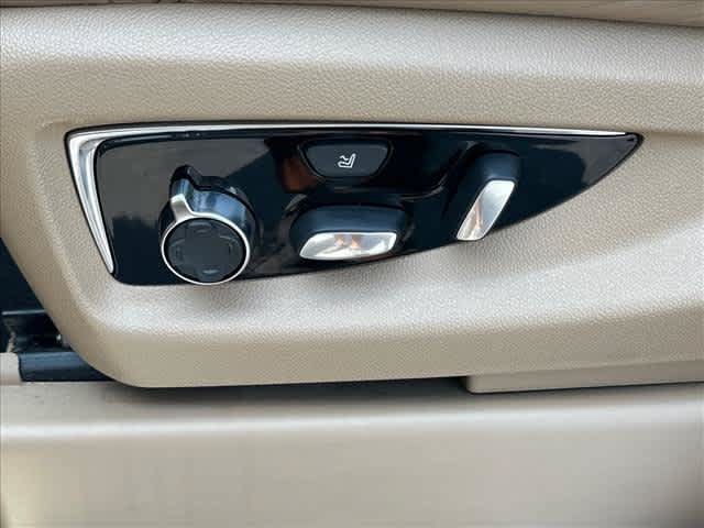 Used 2020 Cadillac Escalade Platinum RWD image 24