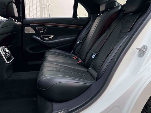 Used 2015 Mercedes-Benz S 550 Sedan image 30