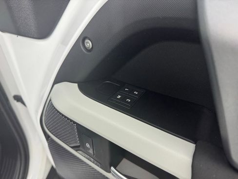 Used 2023 Land Rover Defender 90 X-Dynamic SE image 26