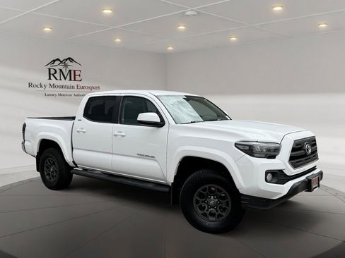 Used 2017 Toyota Tacoma SR5 w/ Tow Package AWD/4WD image 1