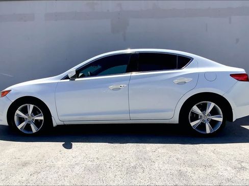 Used 2014 Acura ILX FWD image 3