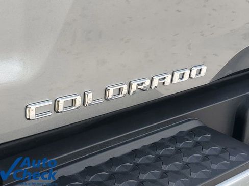 Used 2025 Chevrolet Colorado LT RWD image 9