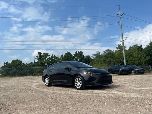 Used 2022 Toyota Corolla LE FWD image 5