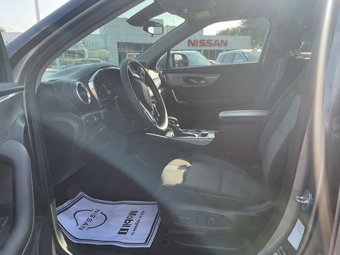 Used 2025 Chevrolet Blazer LT FWD image 8