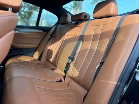 Used 2018 BMW M550i xDrive image 10