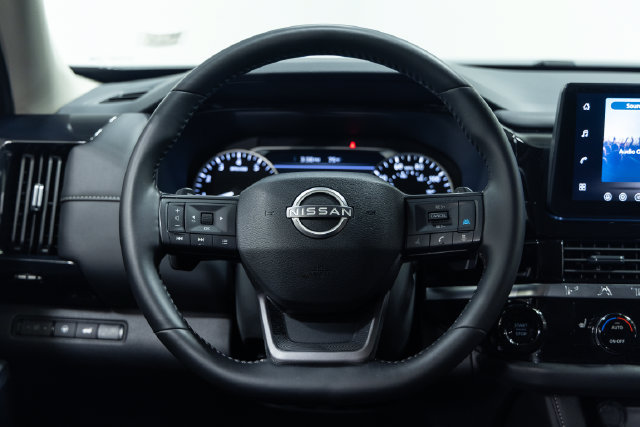 Used 2026 Nissan Pathfinder SV FWD image 12