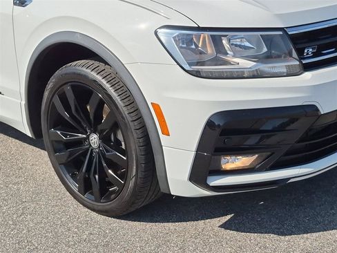 Used 2021 Volkswagen Tiguan SE R-Line FWD image 9