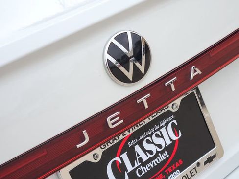 Used 2025 Volkswagen Jetta Sport FWD image 9