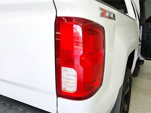 Used 2017 Chevrolet Silverado 1500 LTZ Z71 w/ Redline Edition image 15