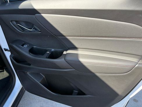 Used 2023 Chevrolet Traverse RS image 60