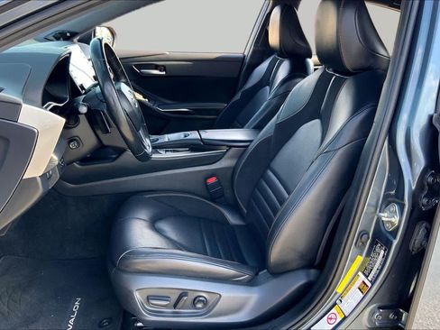 Used 2019 Toyota Avalon Touring w/ Advanced Safety Package FWD image 8