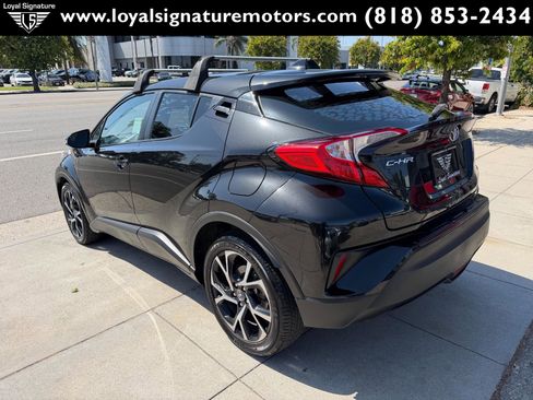Used 2018 Toyota C-HR XLE FWD image 5